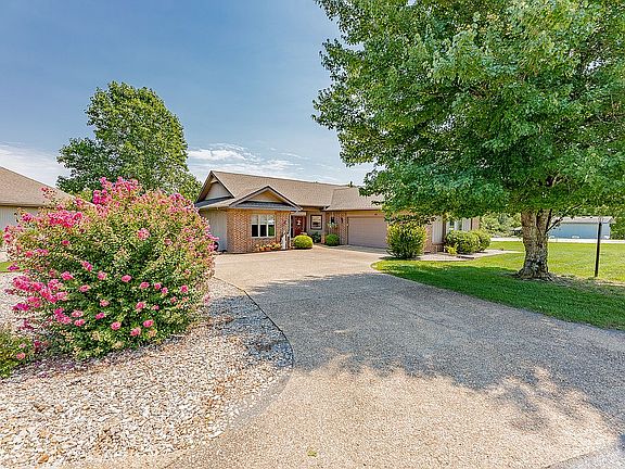 3rd image of 43 Tanyard Dr