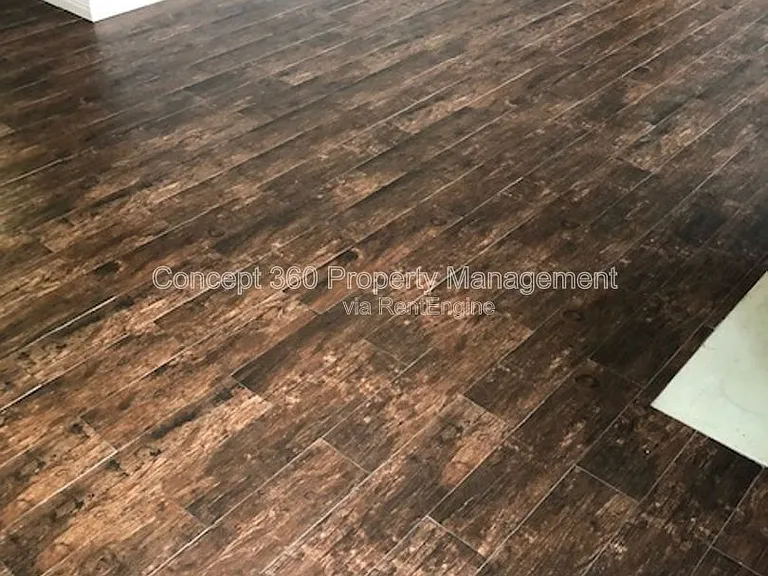 2934 E 11th St #101 — Photo 15