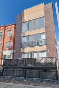 1614 W Augusta Blvd #3, Chicago, IL, 60622