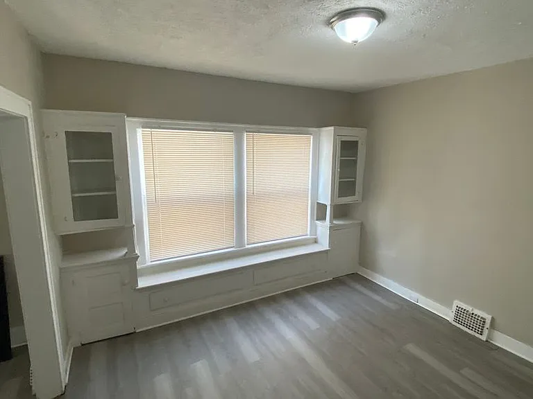 3259 E 123 ST — Photo 11