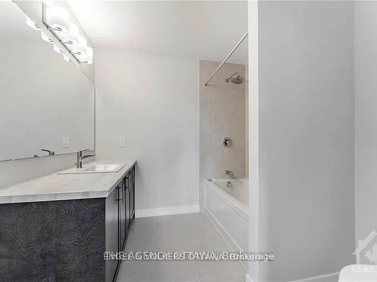 89 Hackamore Cres — Photo 14