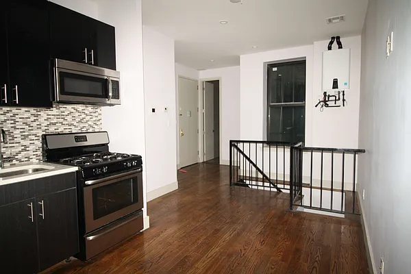 Rented by Grand & Co. | media 38