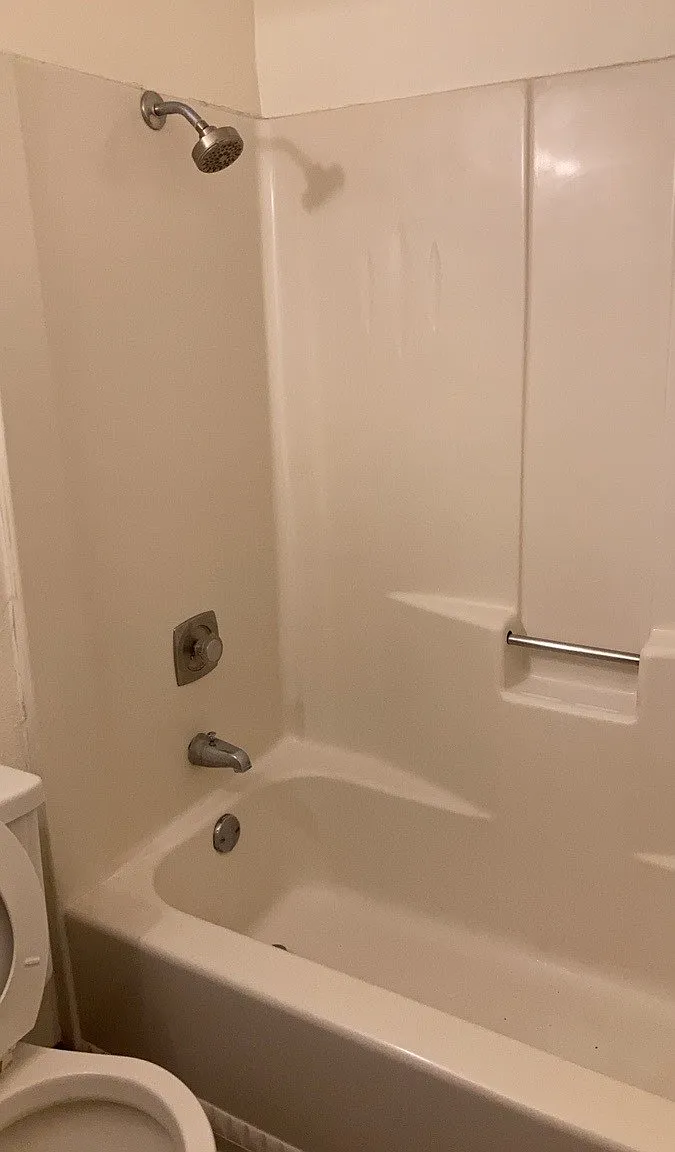 3 bed, $1,140 — Photo 2