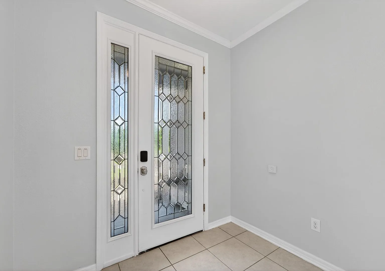Comfort, Convenience & Gated Community Living in the Heart of Tampa ! — Photo 4