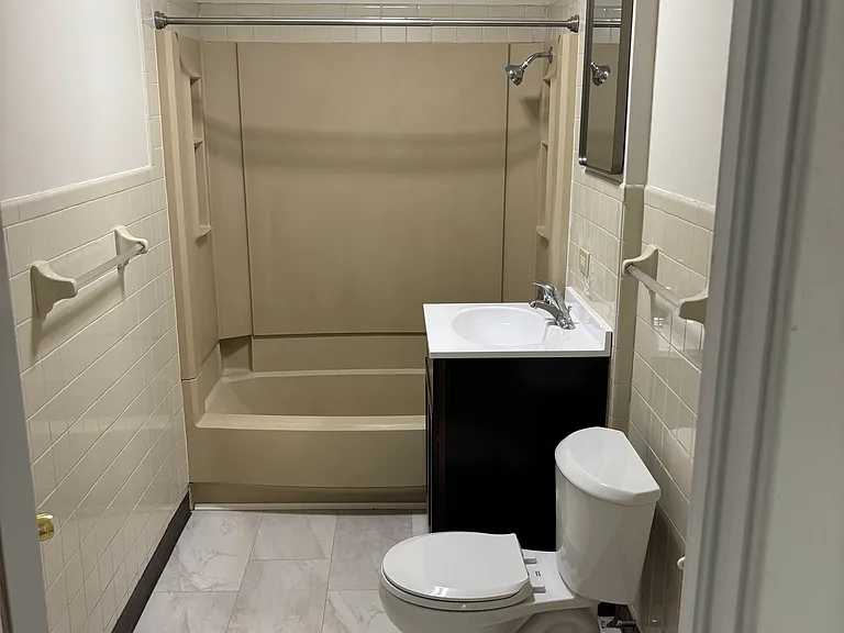 405 Willis Ave #2 — Photo 6