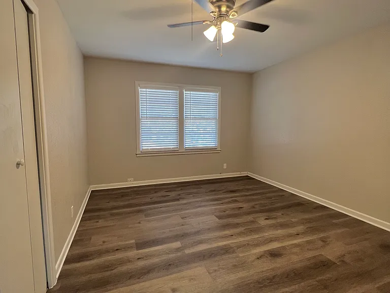 107 Nauert St — Photo 10