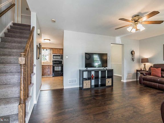 4th image of 139 Gentry Dr