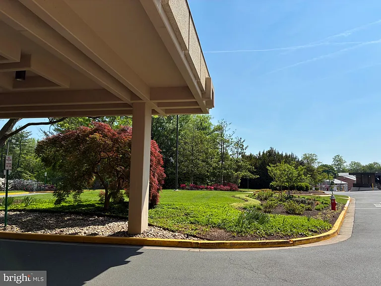 1800 Old Meadow Rd #101 — Photo 3