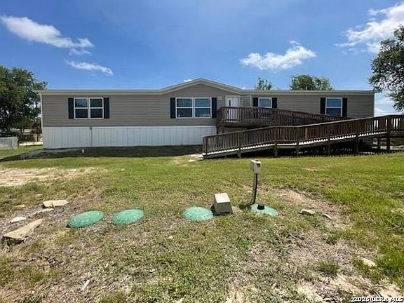 3rd image of 729 Saddle Dr