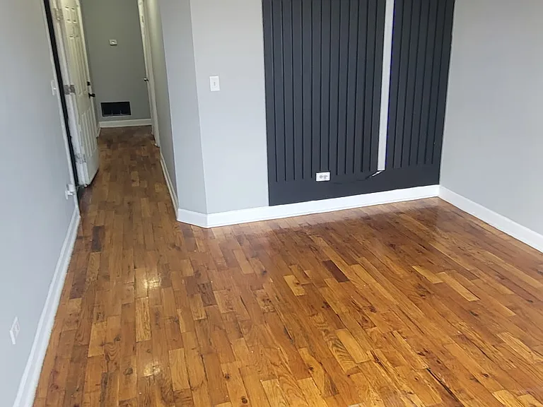 4428 W Congress Pkwy #2 — Photo 4