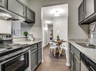 2101 Hayes Rd APT 913, Houston, TX 77077