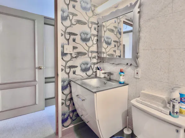 166 East 63rd Street image 16 of 25