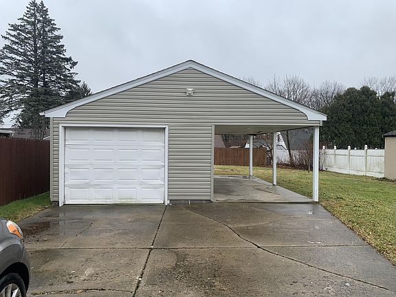 2nd image of 53 Russell Ave