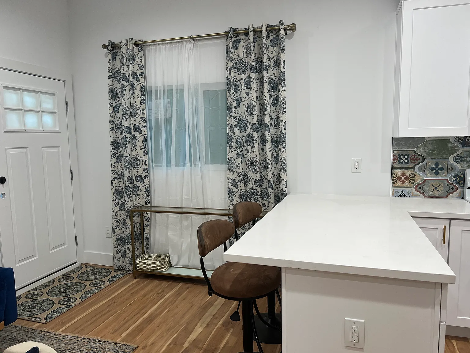 Studio, 418 sqft, $1,850 — Photo 3