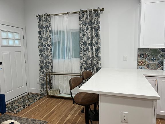 3rd image of 6599 Louise Ave