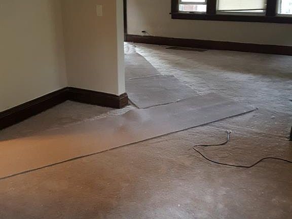 4th image of 11304 Continental Ave