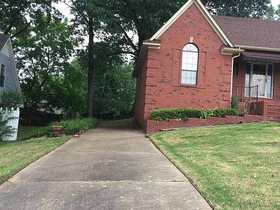 2nd image of 5270 Pear Dr