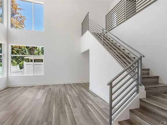 3rd image of 5008 Topanga Canyon Blvd #1