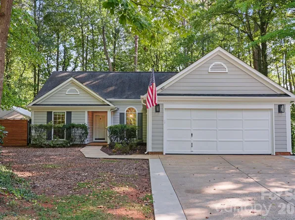 206 Aurora Ln, Huntersville, NC 28078