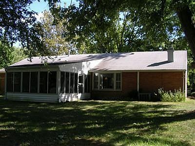 2nd image of 581 Brandwynne Ct