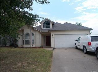 410 W 3rd St, Skiatook, OK 74070