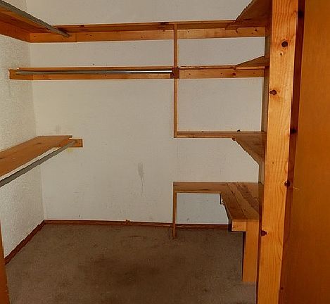 4th image of 813 SW 47th St