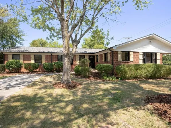 2609 McConnell Rd, Greensboro, NC 27401