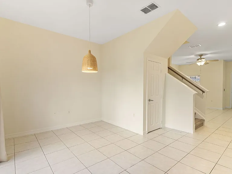 7565 Plantation Cir — Photo 12
