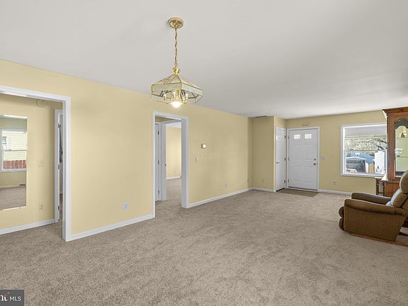 5th image of 808 Wise Ave