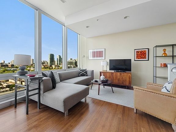 2nd image of 500 W Superior St Unit 1002