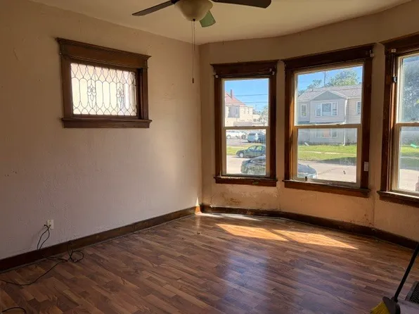 624 W 3rd St #A, Waterloo, IA 50701