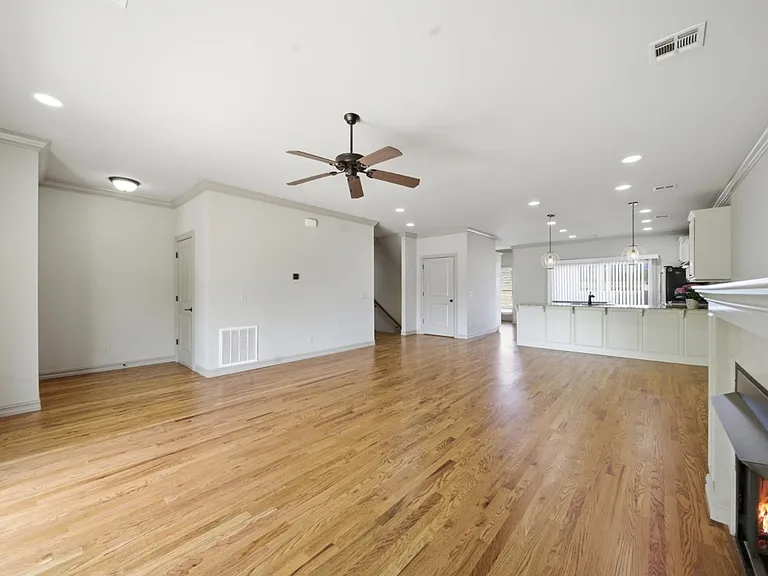 1333 E 41st Pl — Photo 5