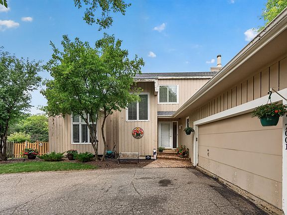 2nd image of 7001 Beacon Cir