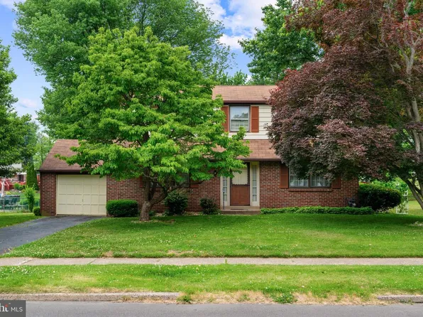 340 Hampton Dr, Feasterville, PA 19053