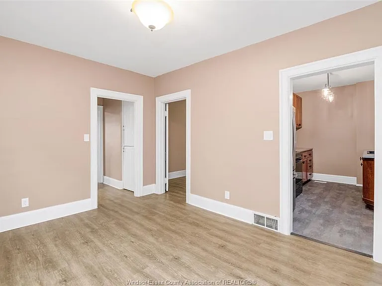 1292 Chilver Rd — Photo 9