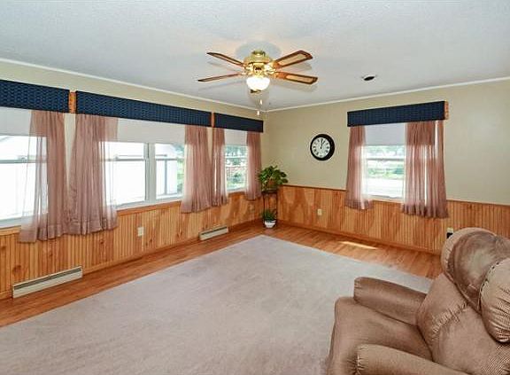5th image of 1697 Idaho Ave E