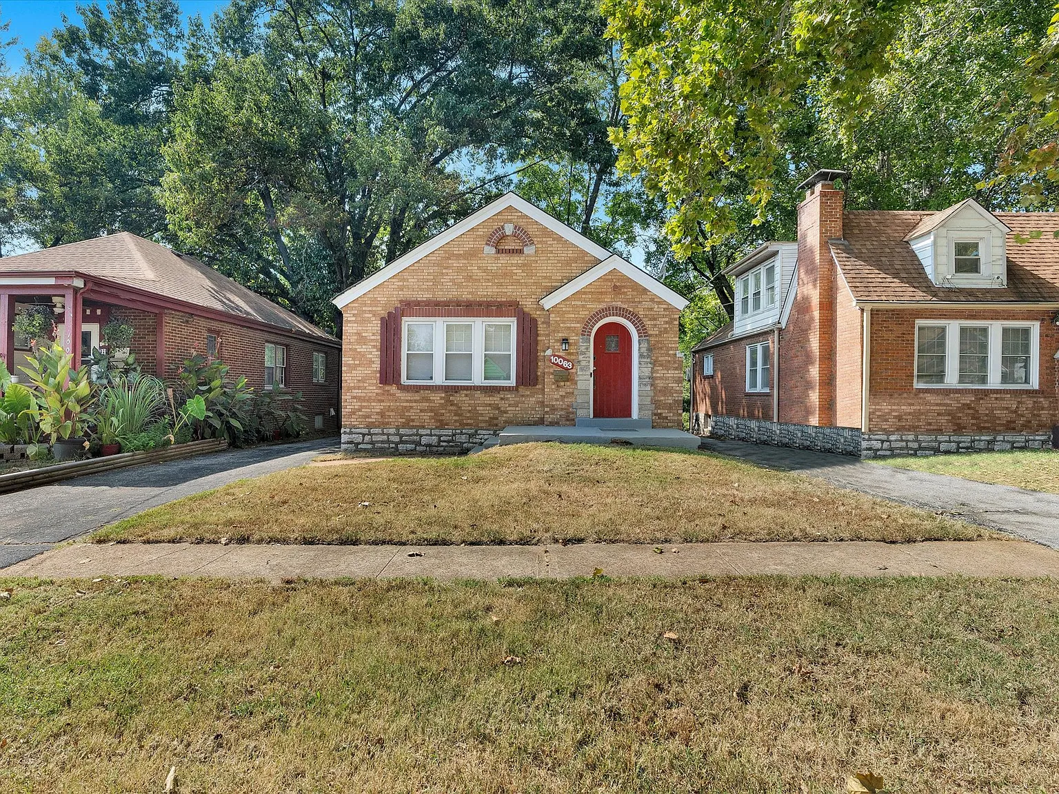 2 bed, 1.5 bath, 984 sqft, $1,225 — Photo 2