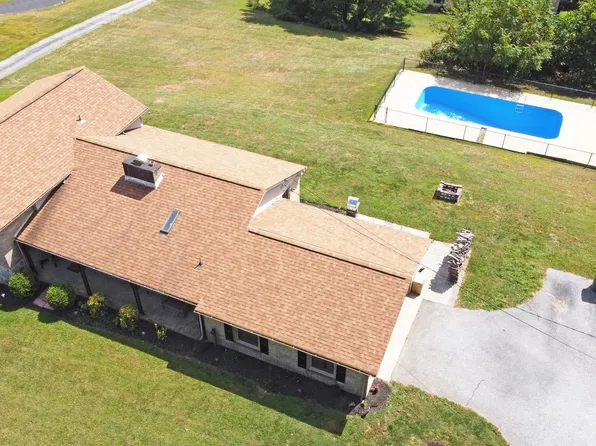 140 Governor Markham Dr, Glen Mills, PA 19342