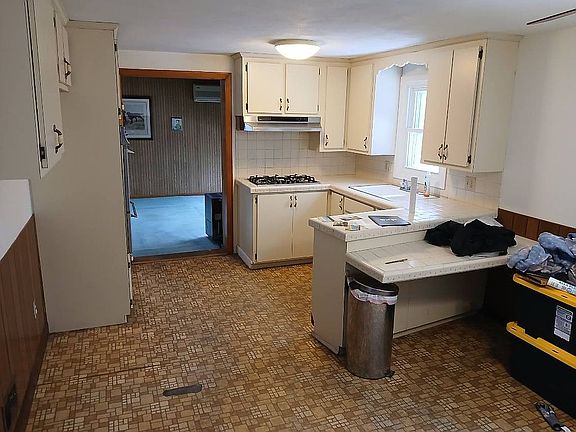 4th image of 178 Hilton Rd