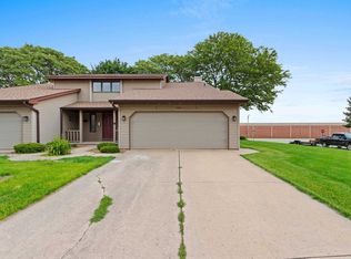 2409 Cedar Rdg APT D, Green Bay, WI 54313