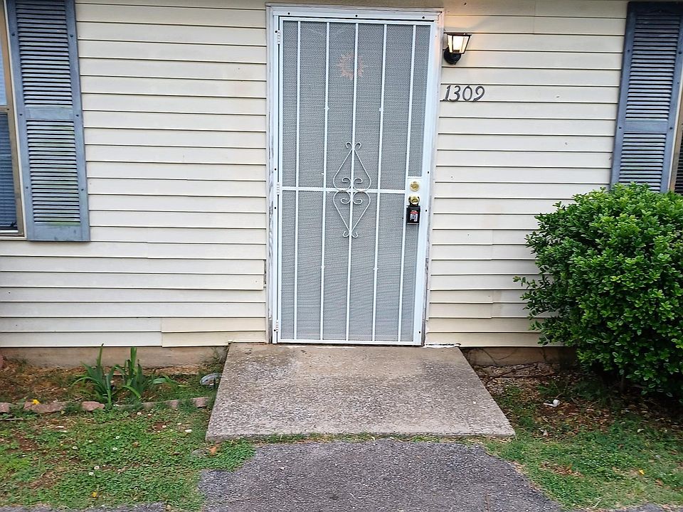 1st image of 1309 Pecan Ct