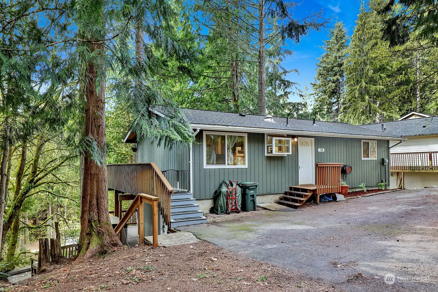 12 Sandalwood Cir photo 1