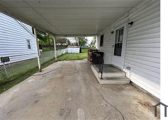 3rd image of 2056 McKinley Ave