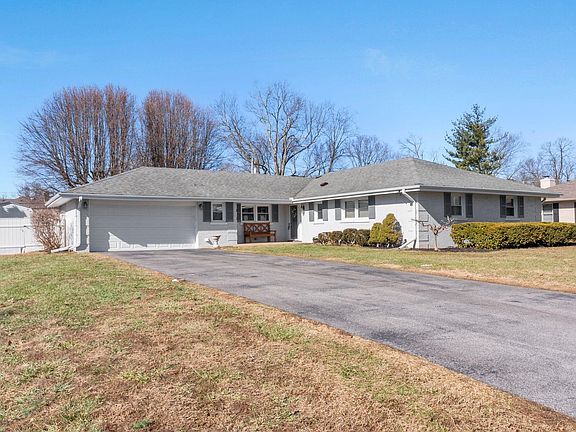 2nd image of 3141 Hyde Park Dr