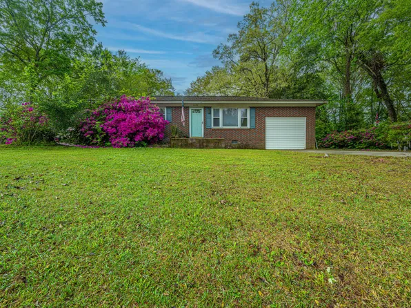 1121 Inverness Ln, Hanahan, SC 29410
