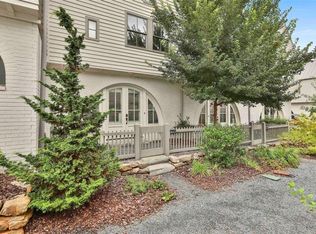 465 Juniper Ln, Fayetteville, GA 30214
