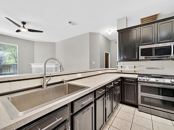 4th image of 16431 Redcrest Dr #16431