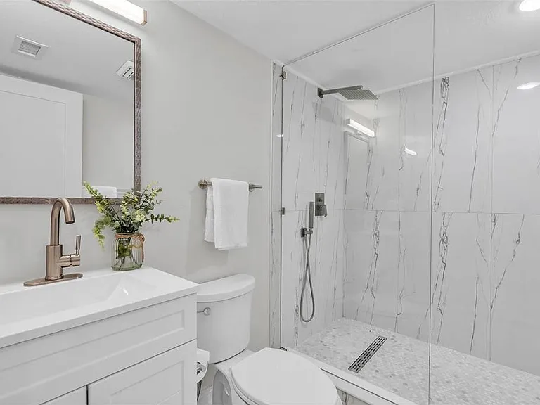 4520 Pine Hollow Dr — Photo 24