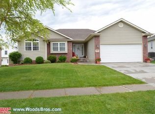 2812 Oneil Dr, Lincoln, NE 68516