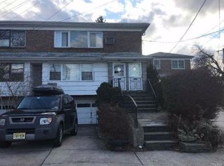 5802 183rd St, Fresh Meadows, NY 11365